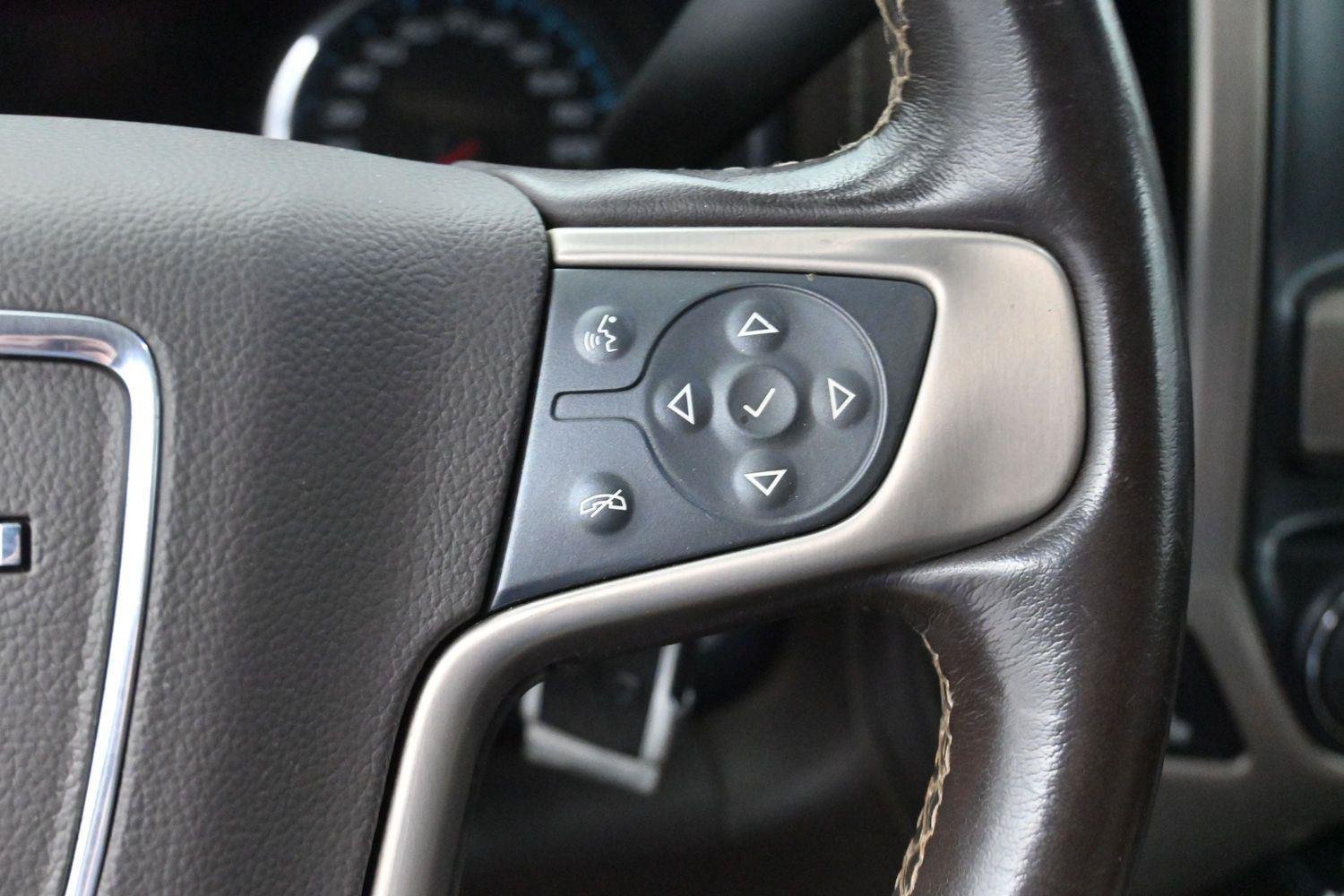 Used 2019 White Frost Tricoat GMC Denali image 18