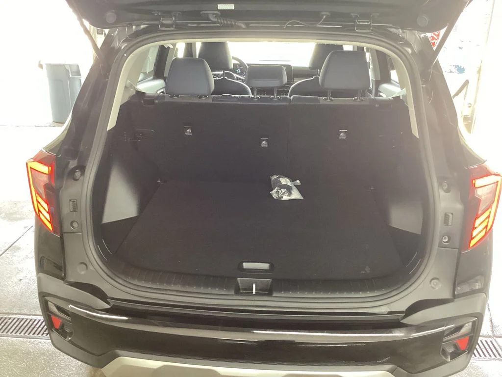 Used 2025 Black Kia S image 10