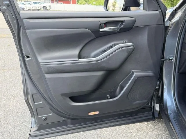 2023 Toyota Highlander XLE - Photo 27
