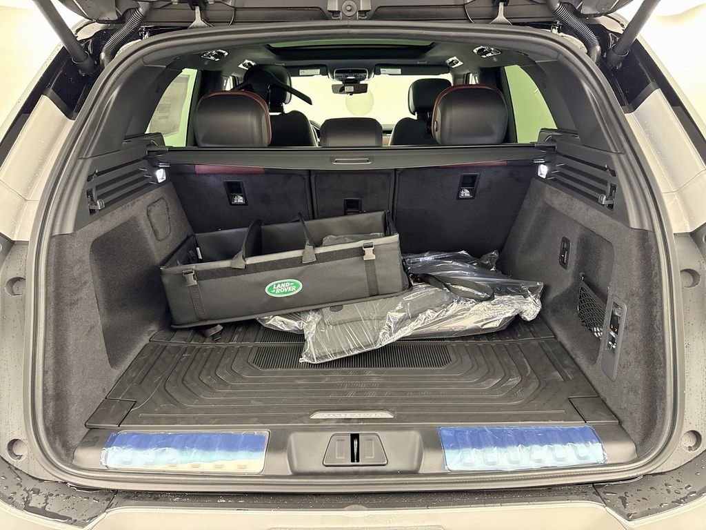 New 2026 Borasco Grey Land Rover Dynamic SE image 28