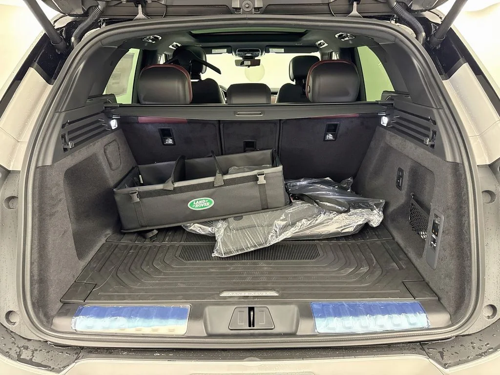 New 2026 Borasco Grey Land Rover Dynamic SE image 28