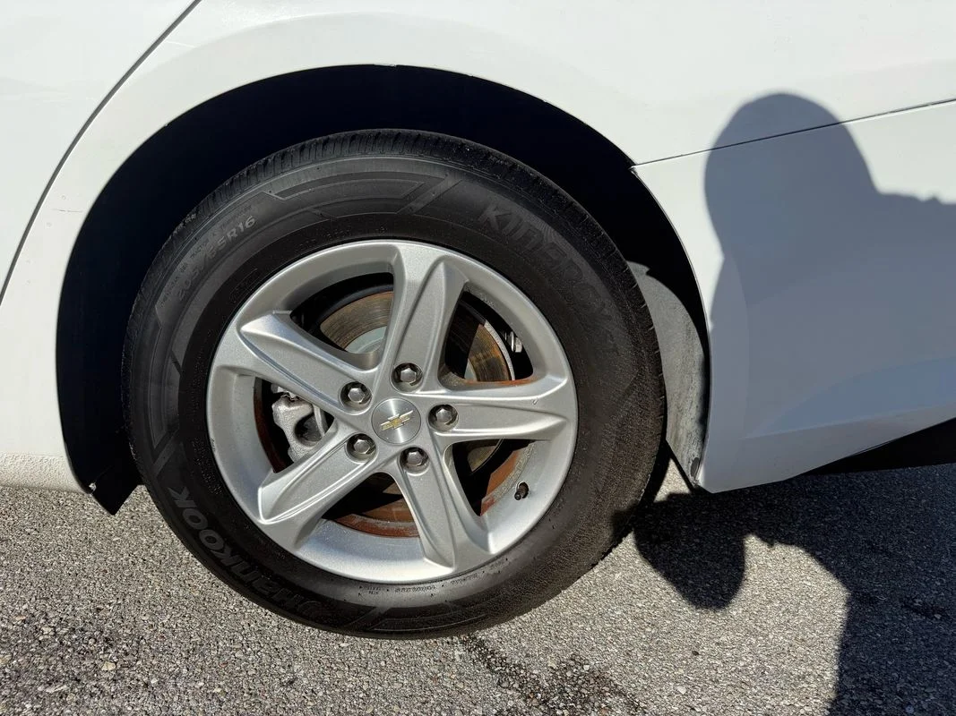 Used 2024  Chevrolet FWD 1FL image 9