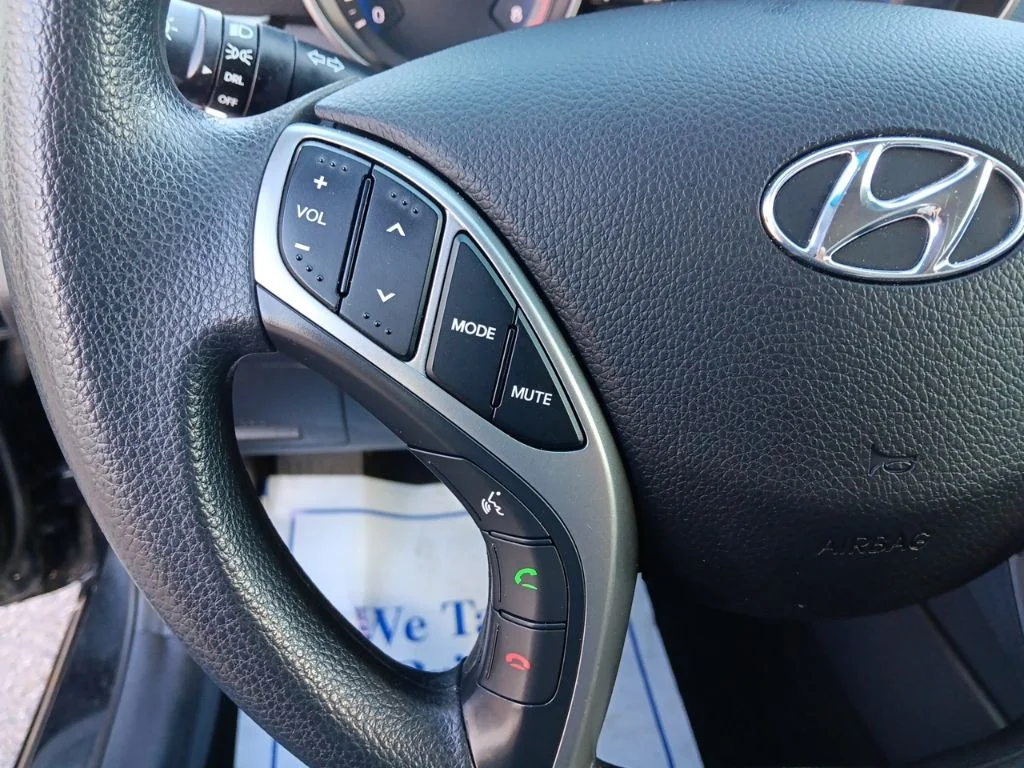 Used 2017 Black Noir Pearl Hyundai Base image 32