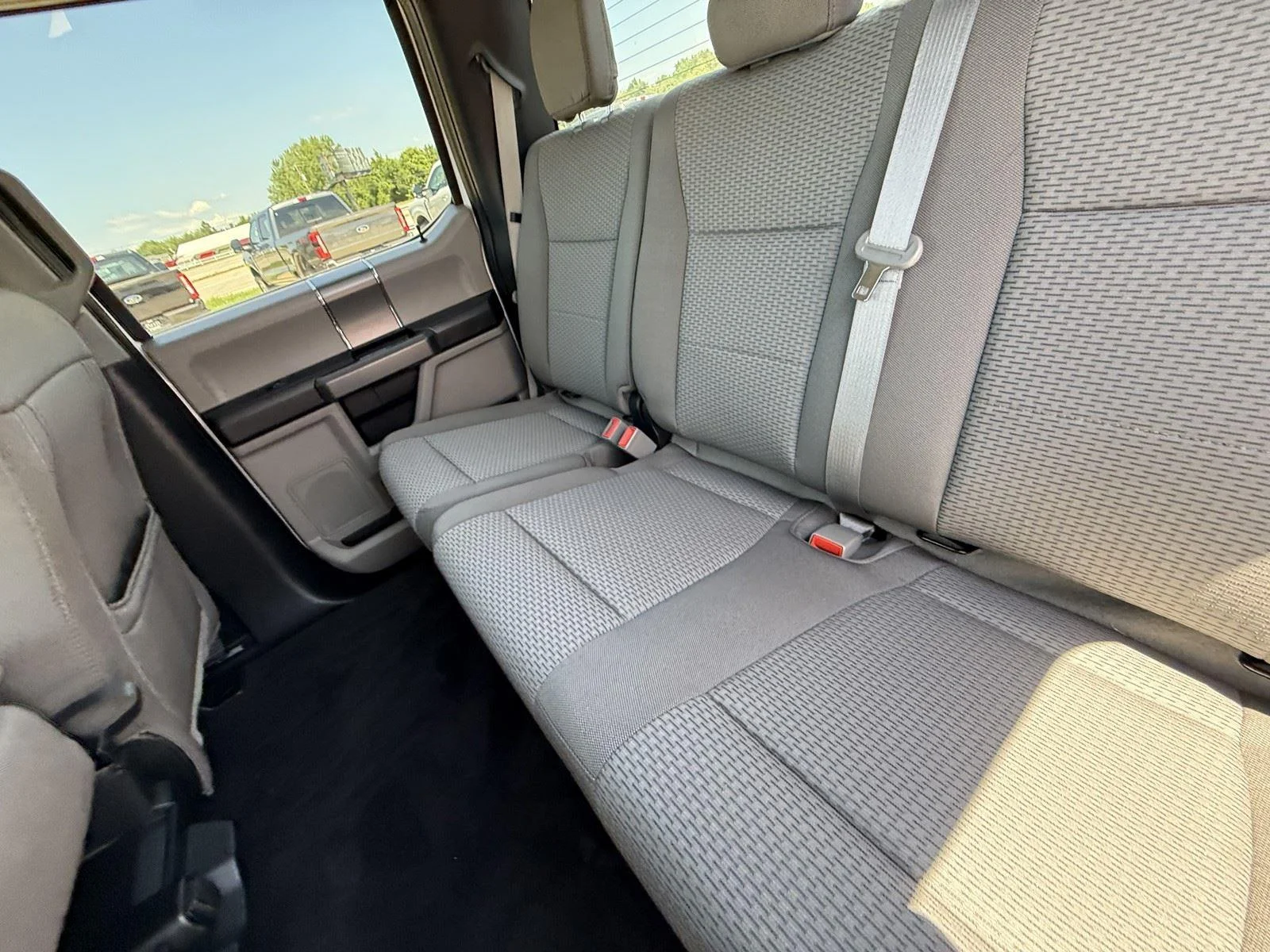 Used 2020 Oxford White Ford XLT image 22