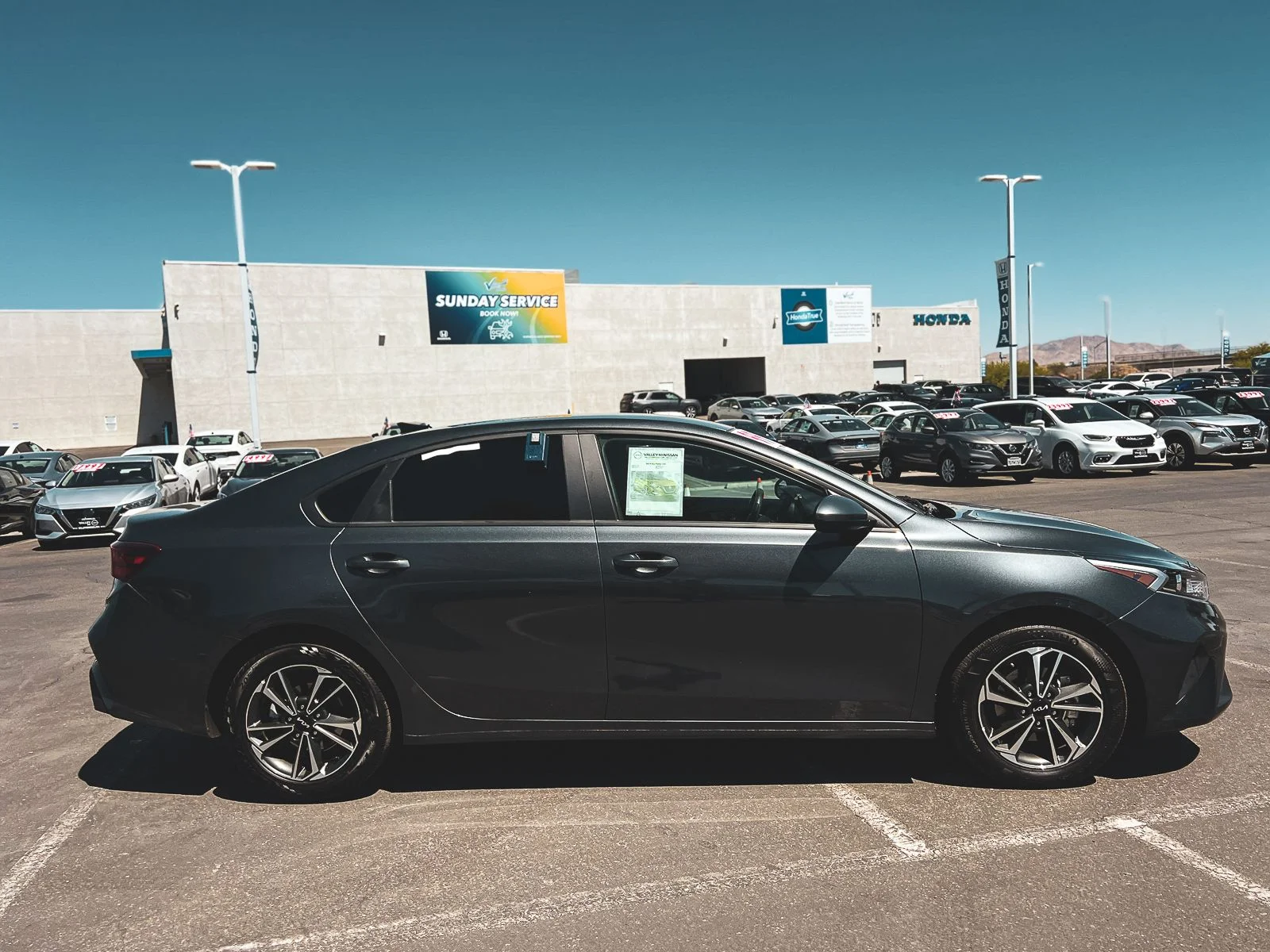2024 Kia Forte LXS - Photo 8