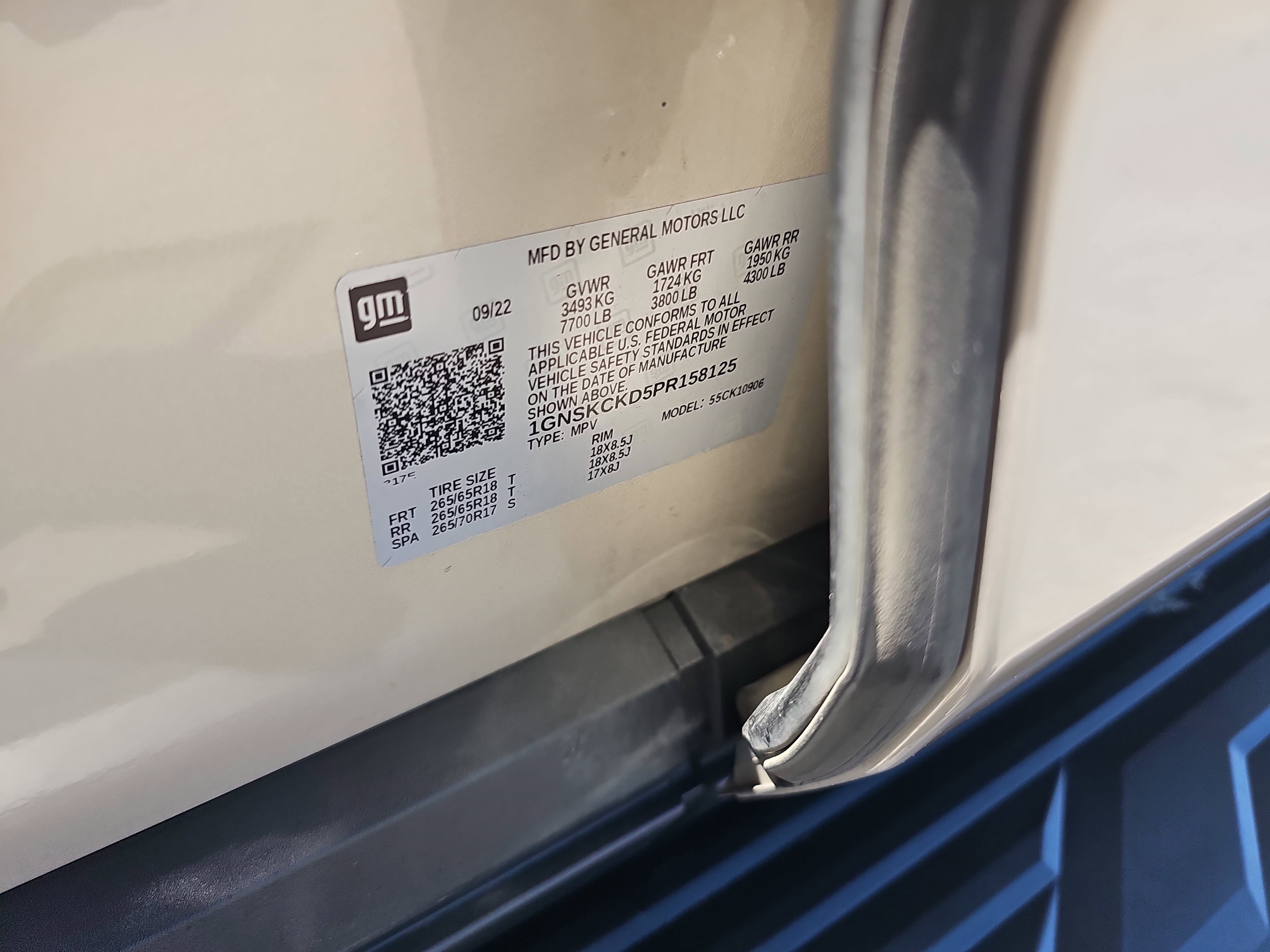 Used 2023 Empire Beige Metallic Chevrolet LT image 29