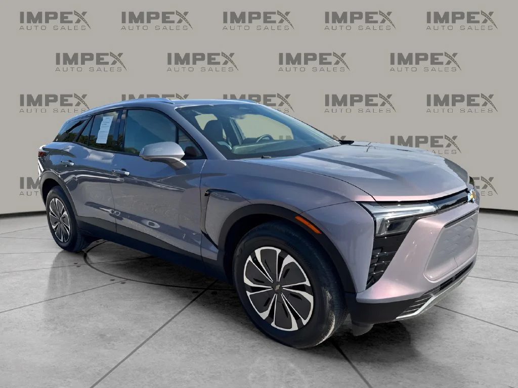 Used 2024 Gray Chevrolet LT image 7