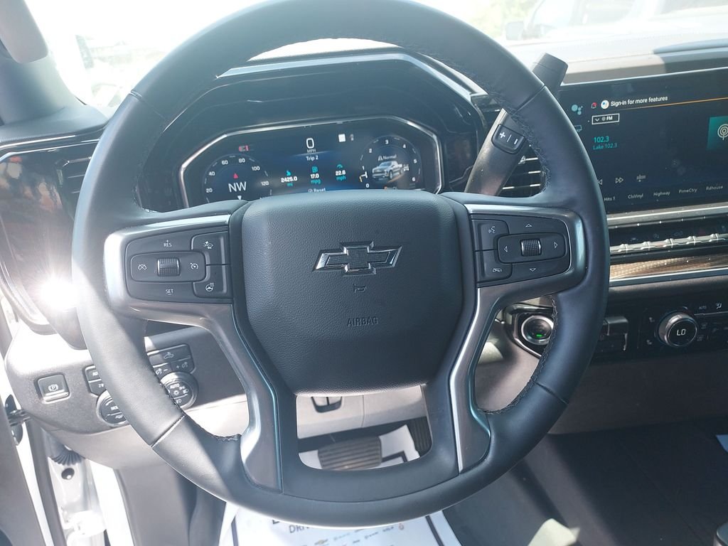 Used 2025 White Chevrolet RST image 15
