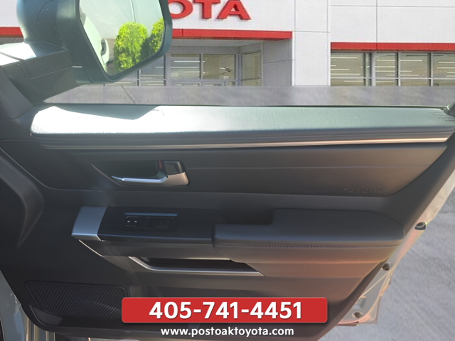 Used 2025  Toyota SR5 image 30