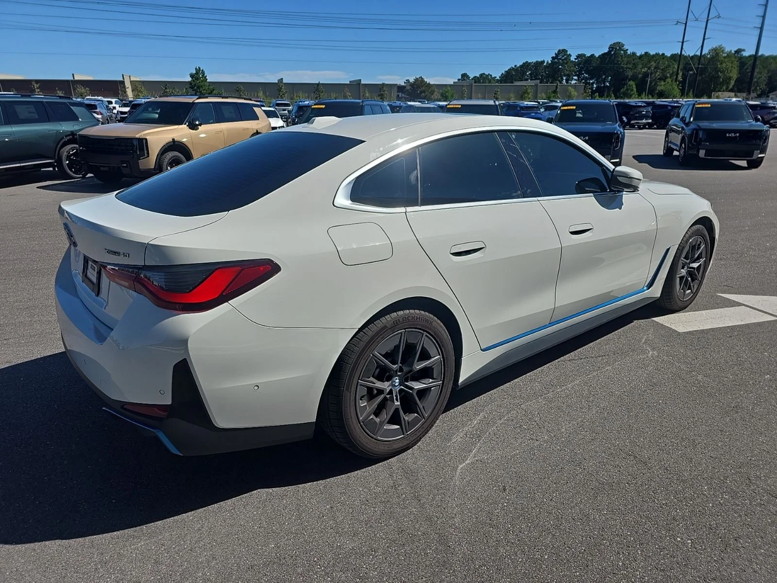 Used 2024 Alpine White BMW xDrive40 image 4