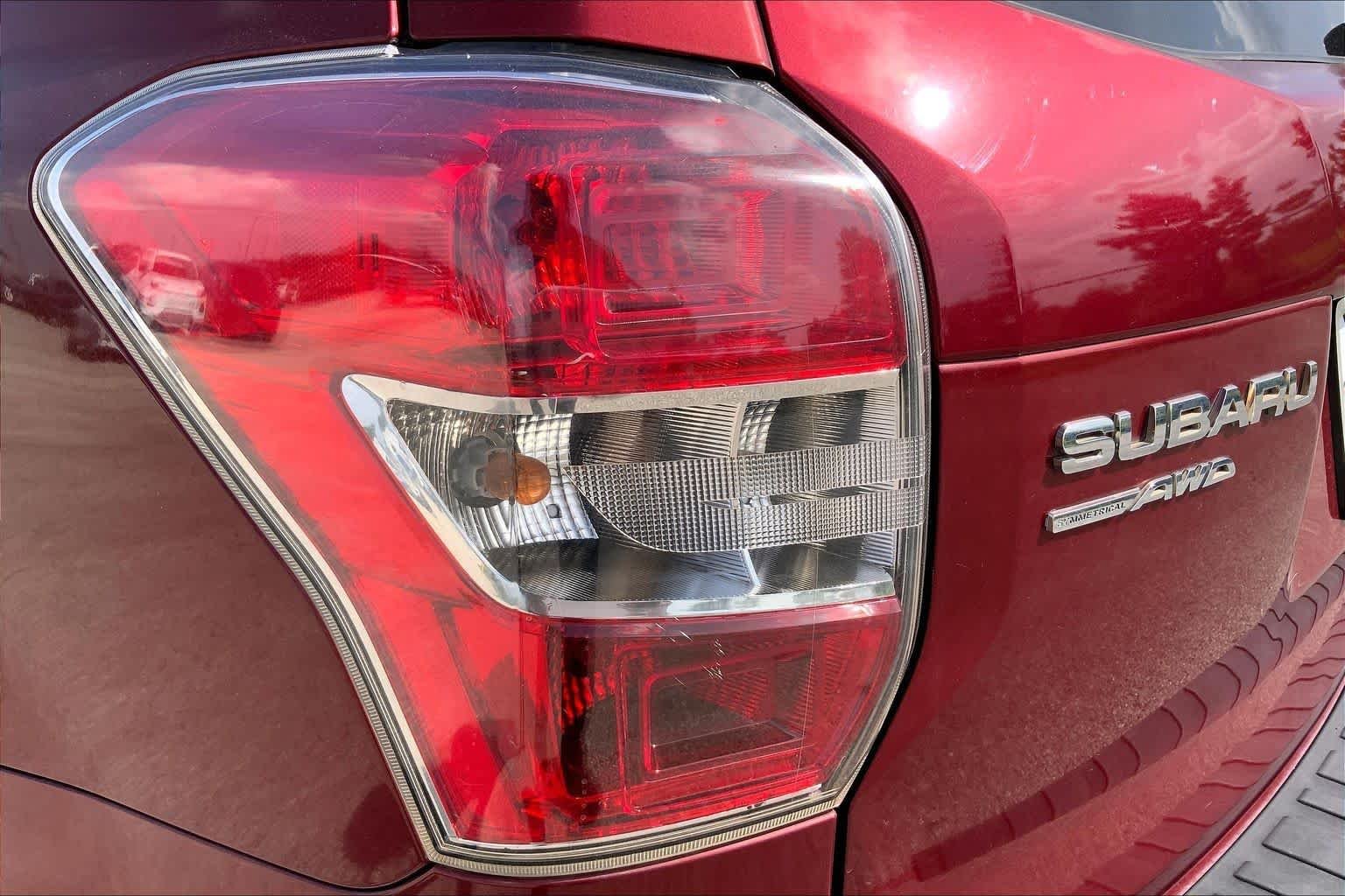 Used 2015 Venetian Red Pearl Subaru 2.5i Premium image 28