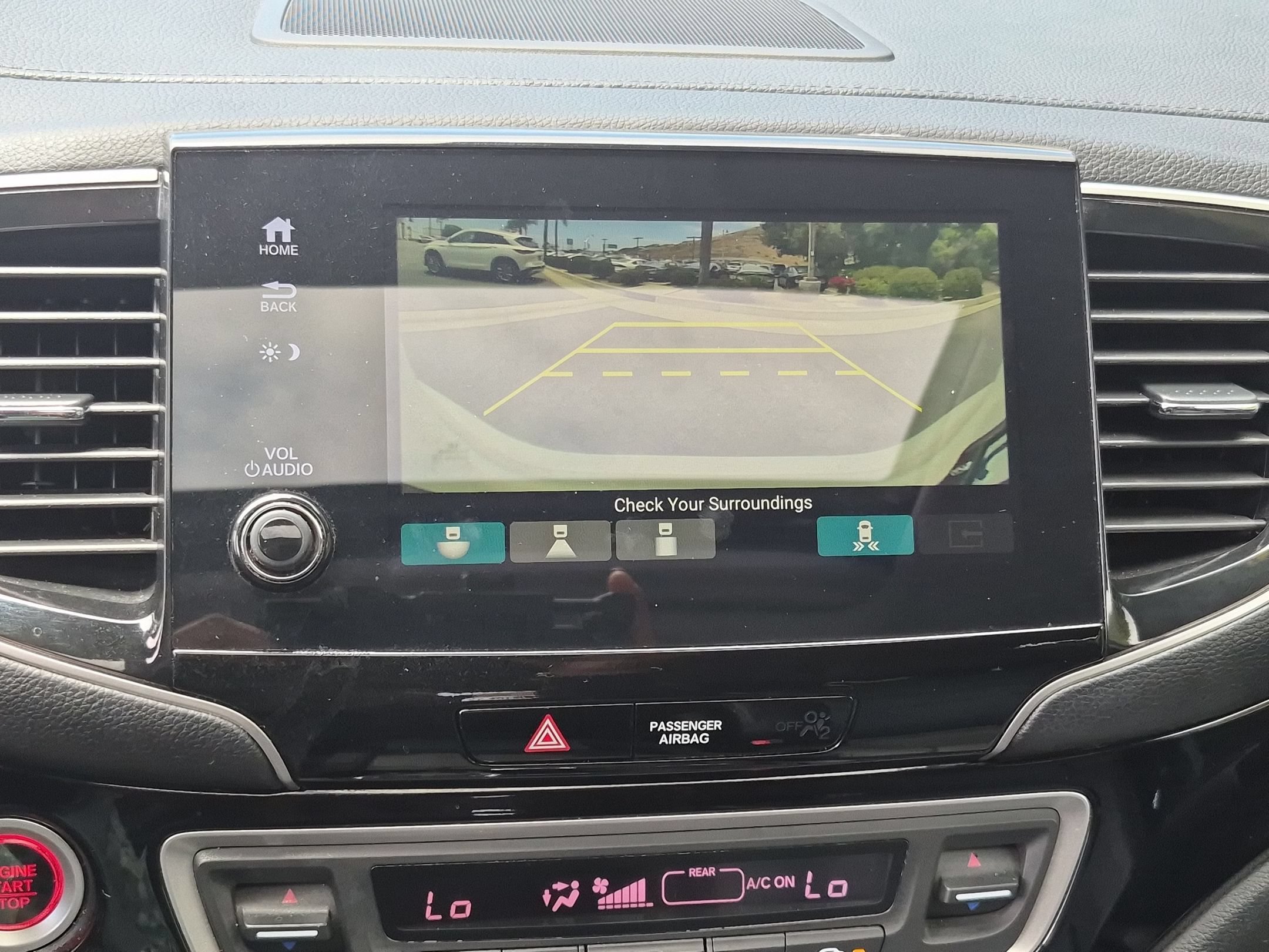 Used 2019 White Diamond Pearl Honda Touring 8-Passenger image 20