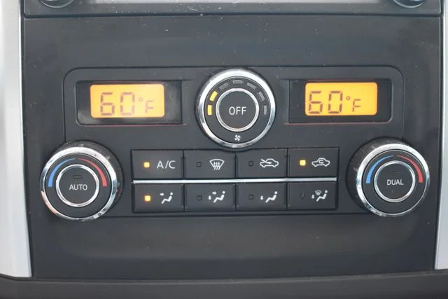 Used 2019 Blue Nissan PRO-4X image 28