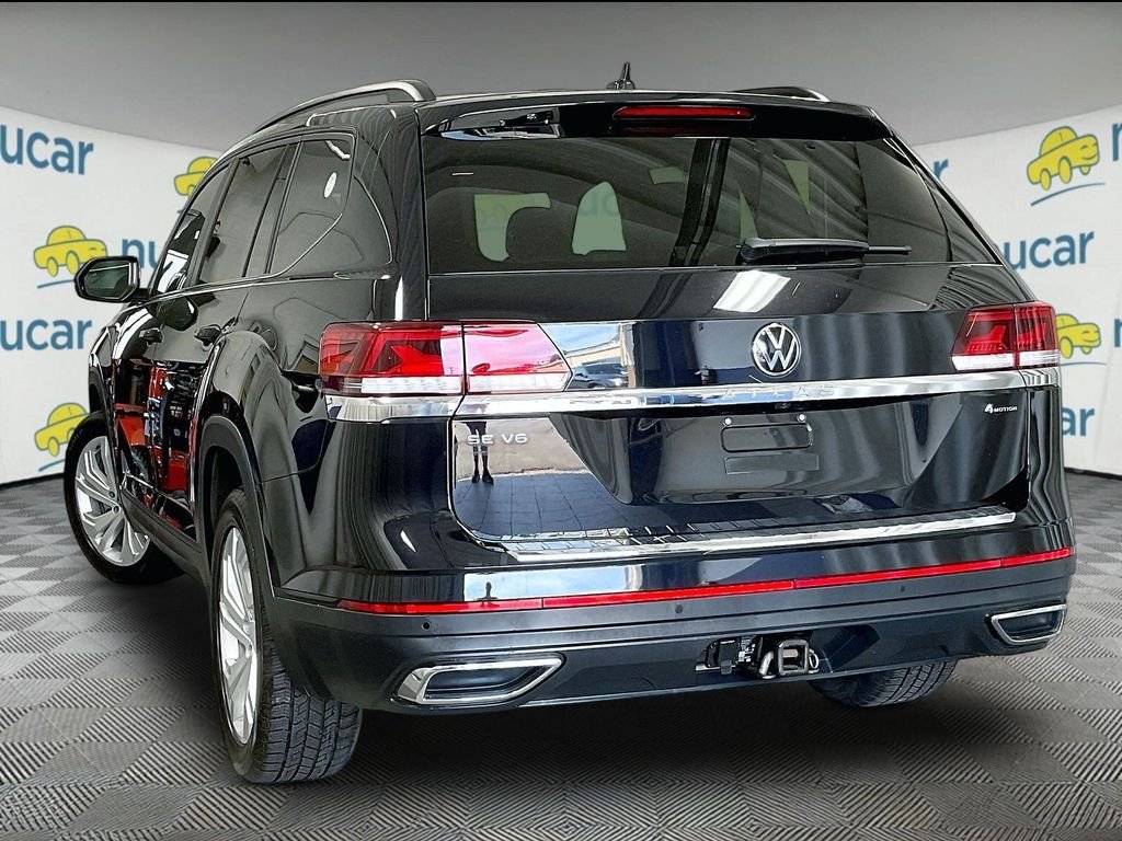 Used 2023 Black Volkswagen 3.6L V6 SE w/Technology image 4