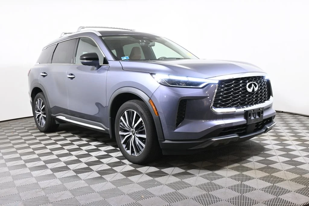 Certified Used 2023 Blue INFINITI Sensory image 9