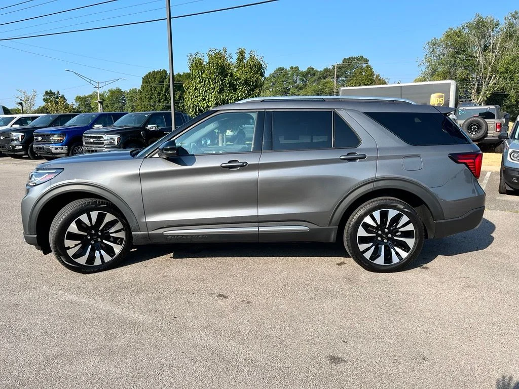 Used 2025 Gray Ford Platinum image 4