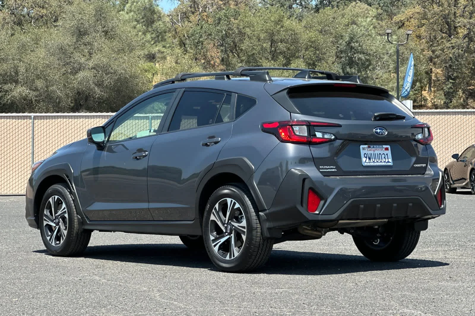Certified Used 2025 Magnetite Gray Metallic/Crystal Black Silica Subaru Premium image 5
