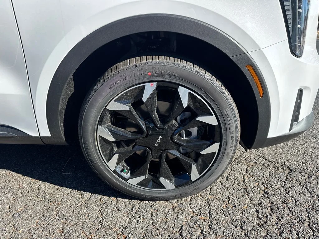 New 2026 White Kia EX image 12
