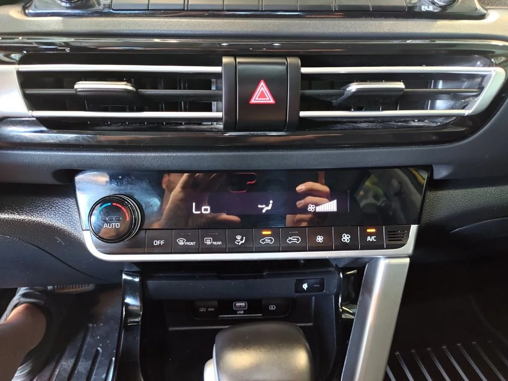 Used 2021 Yellow Kia SX image 17