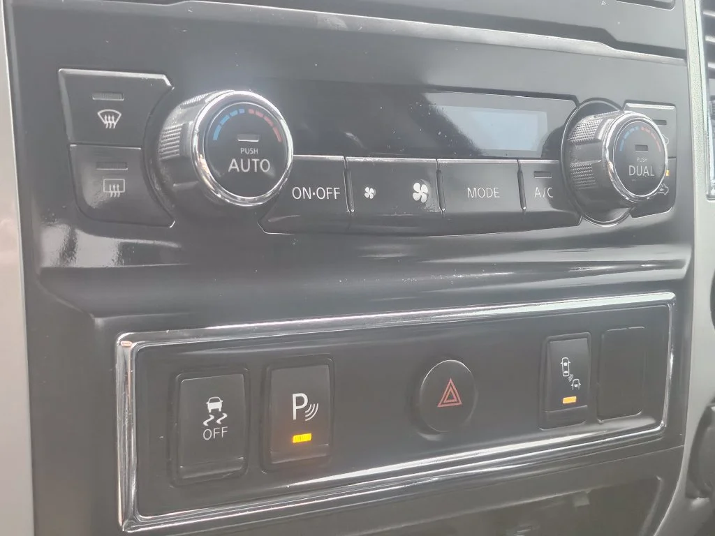 Certified Used 2018 Gray Nissan SL image 33