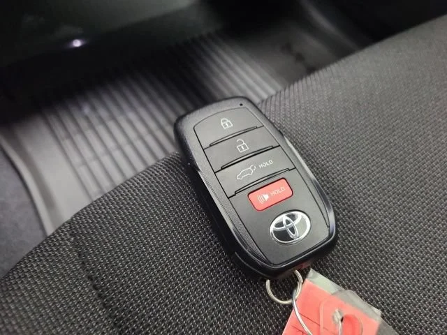 2026 Toyota C-HR SE - Photo 32
