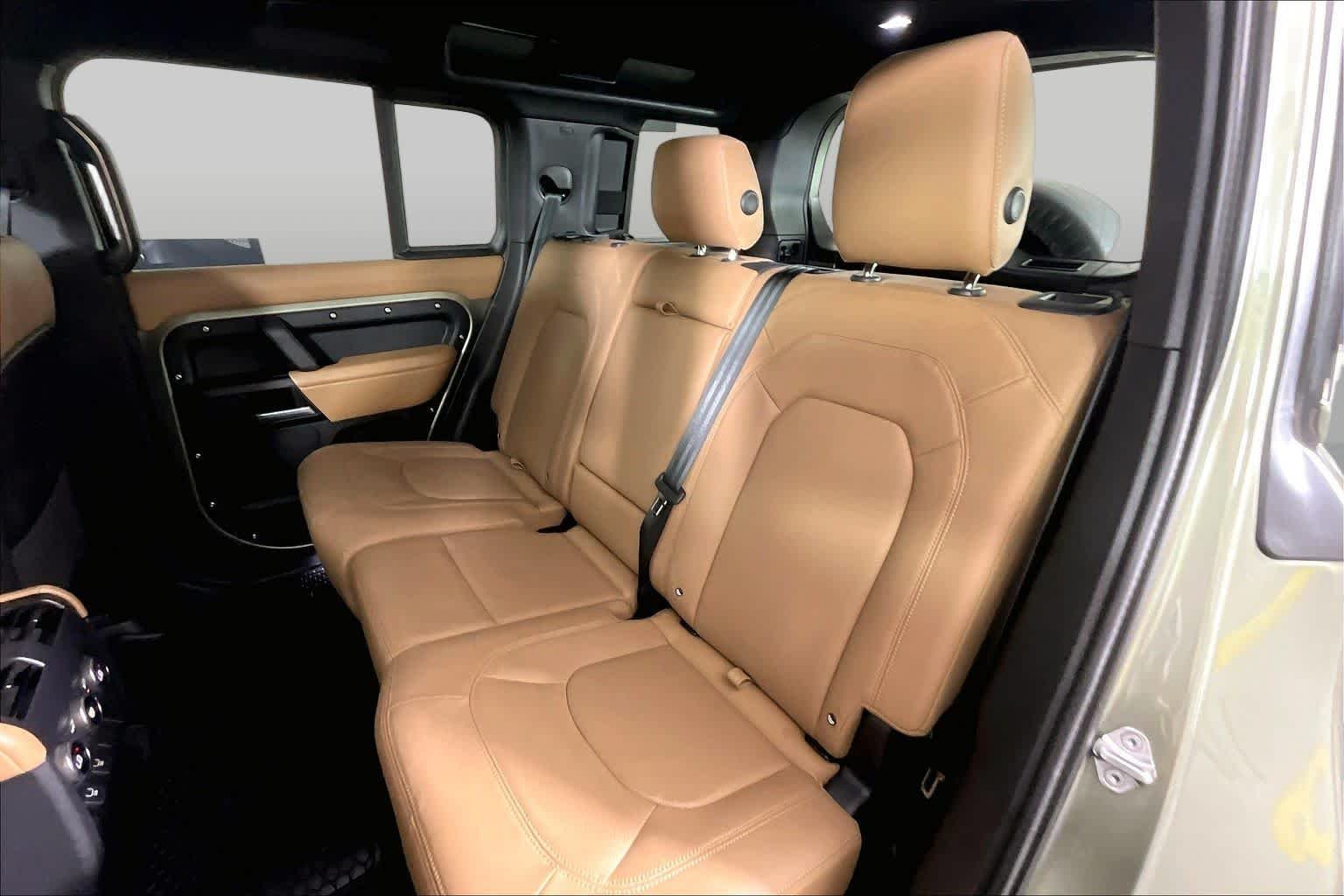 Used 2025 Pangea Green Metallic Land Rover X-Dynamic SE image 18