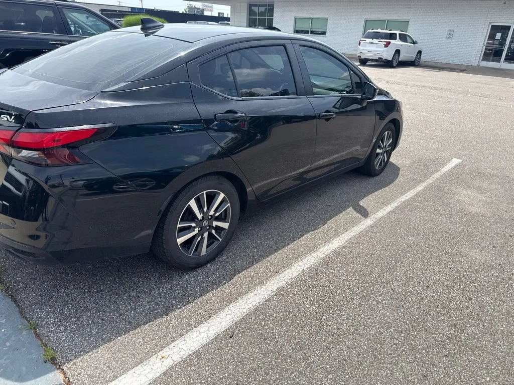 Used 2021 Black Nissan SV Xtronic CVT image 9
