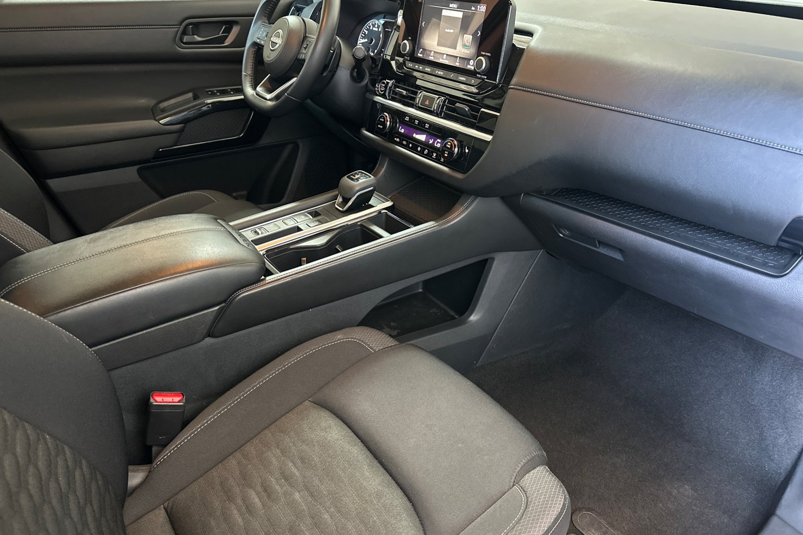 Used 2024 Silver Nissan SV image 18