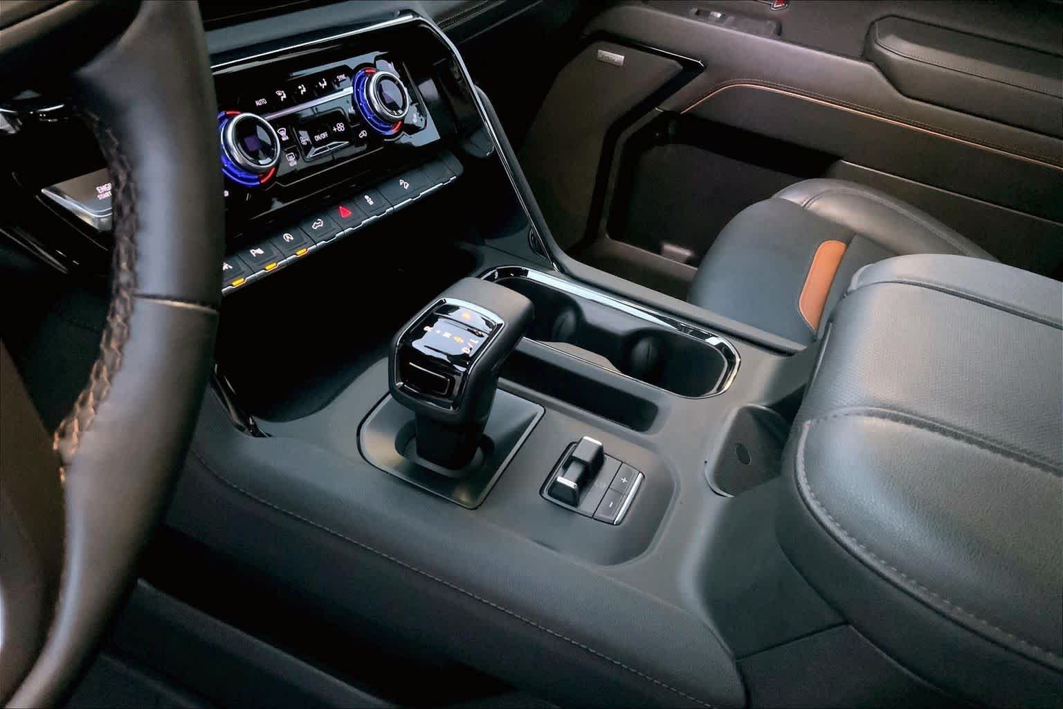 Used 2025 Summit White GMC AT4 image 16