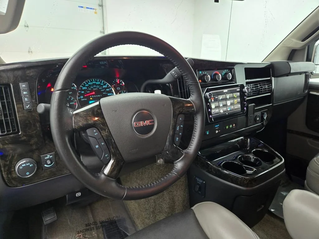 2023 GMC Savana Cargo Work Van - Photo 18