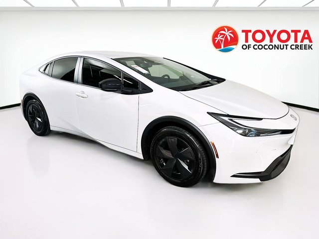 2025 Toyota Prius media 1