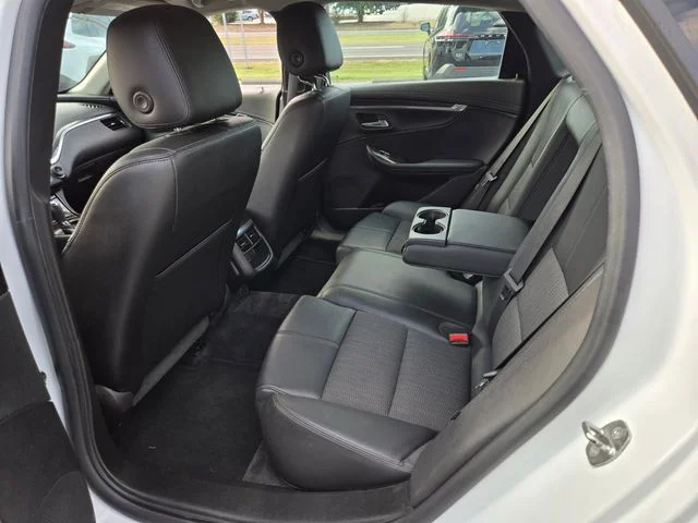Used 2015 White Chevrolet LT image 12