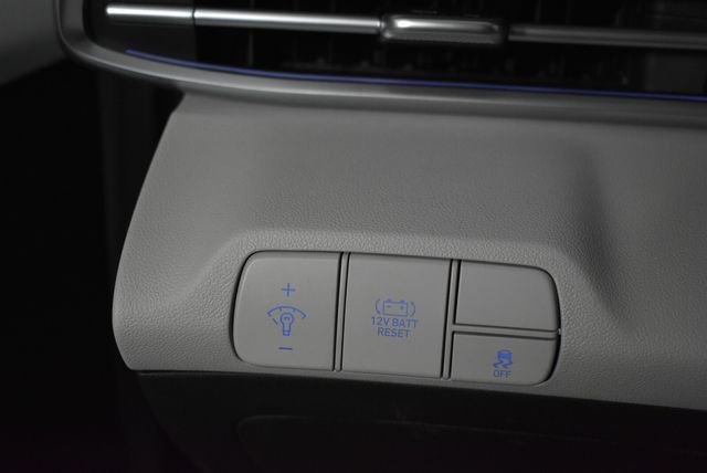 2025 Hyundai Elantra Limited - Photo 43