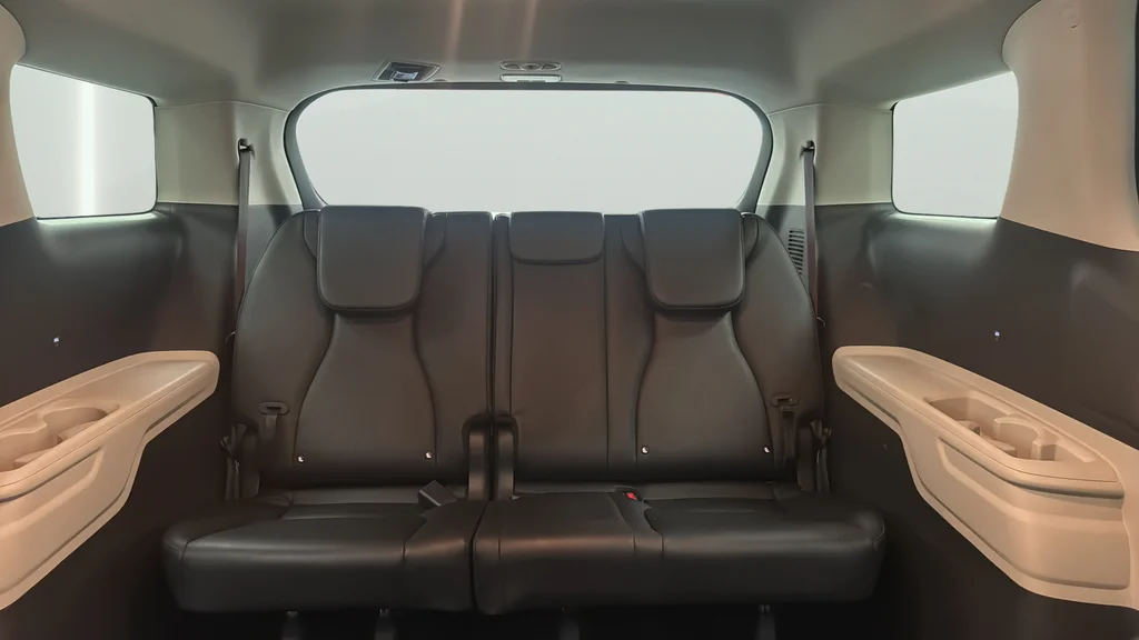Used 2023 Gray Kia LX Seat Package image 14