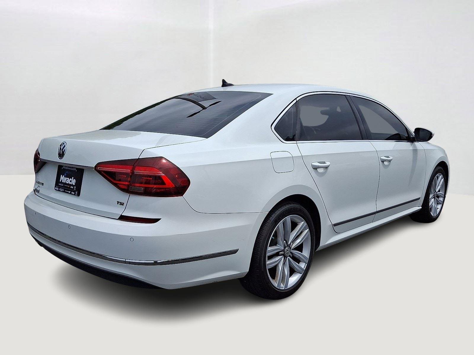 Used 2017 Pure White Volkswagen 1.8T SE w/Technology image 6