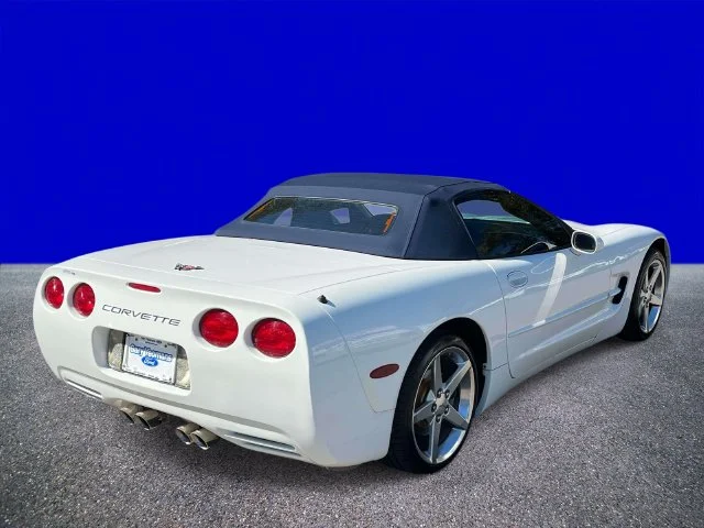 Used 2004 Arctic White Chevrolet Base image 3