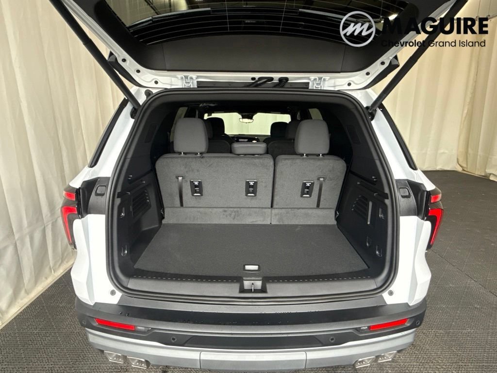 2027 Chevrolet Traverse LT - Photo 28
