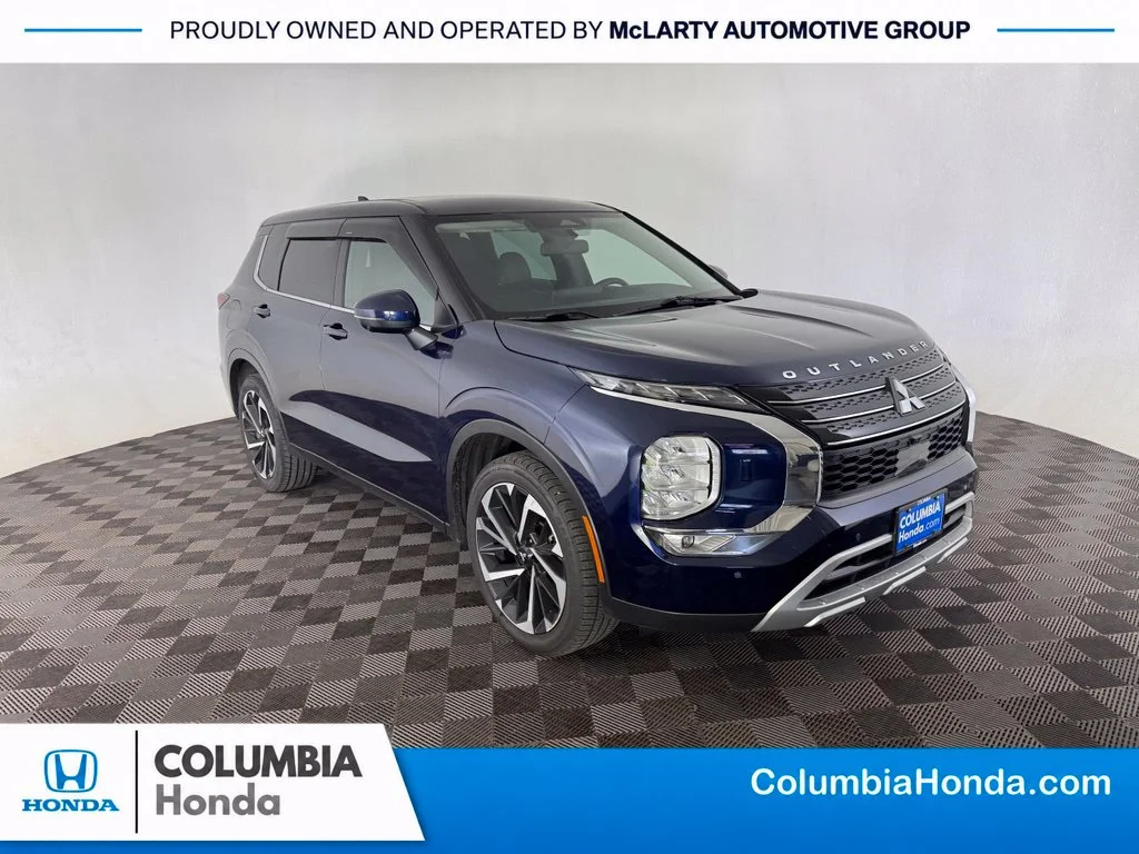 Used 2023 Blue Mitsubishi SE image 1