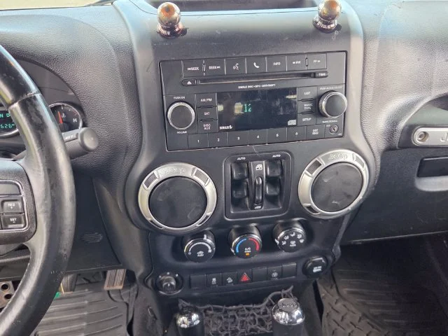 Used 2015 Silver Jeep Unlimited Rubicon image 18