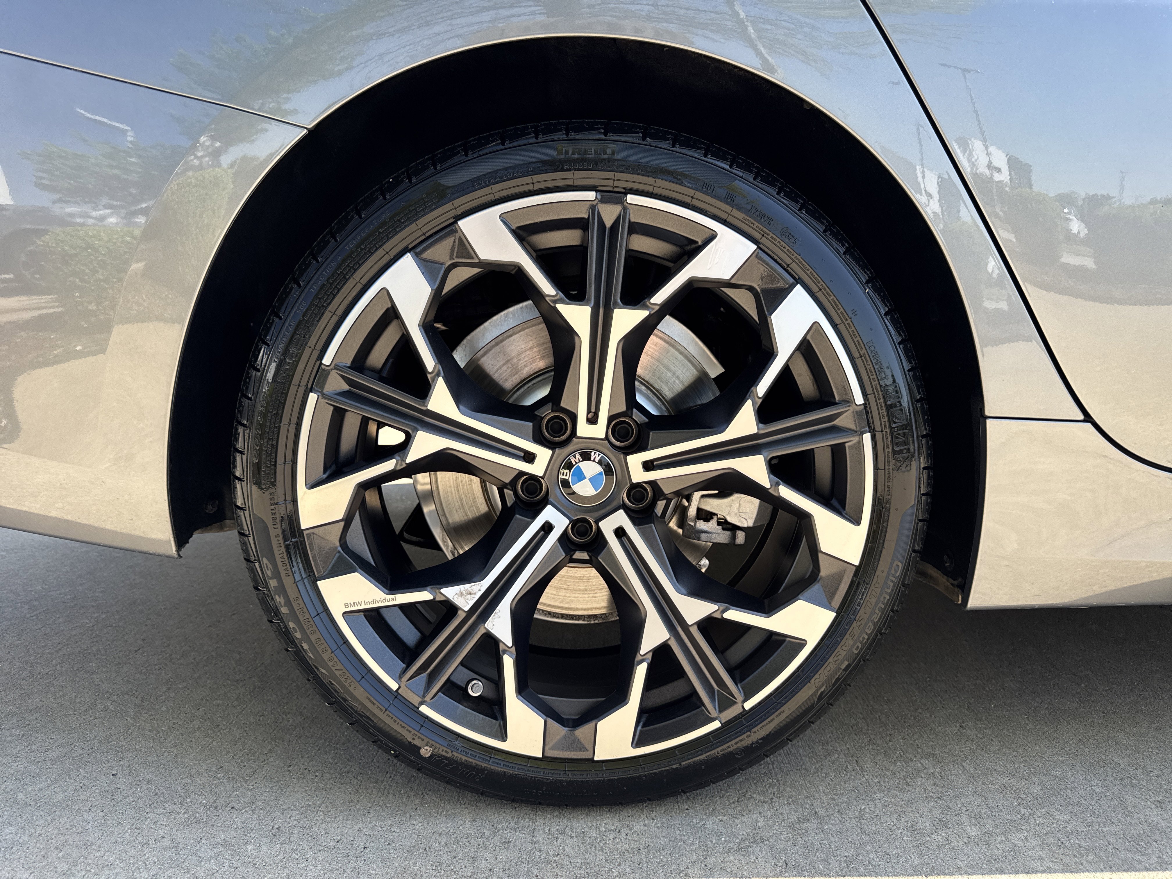 2025 BMW 3 Series 330i - Photo 28