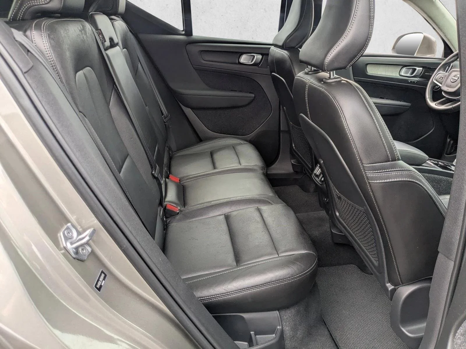Used 2021 Thunder Grey Metallic Volvo Inscription image 19