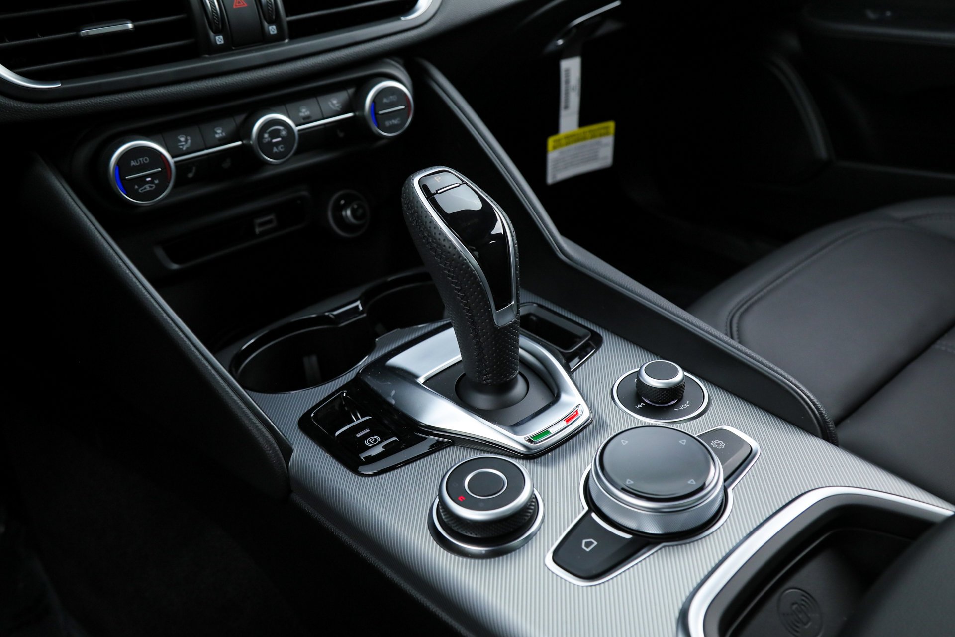 2026 Alfa Romeo Giulia Base - Photo 22