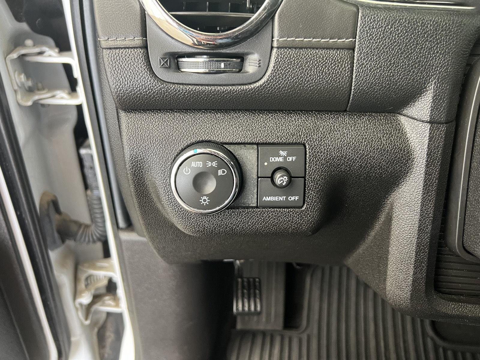 Used 2017 White Frost Tricoat Buick Premium image 14