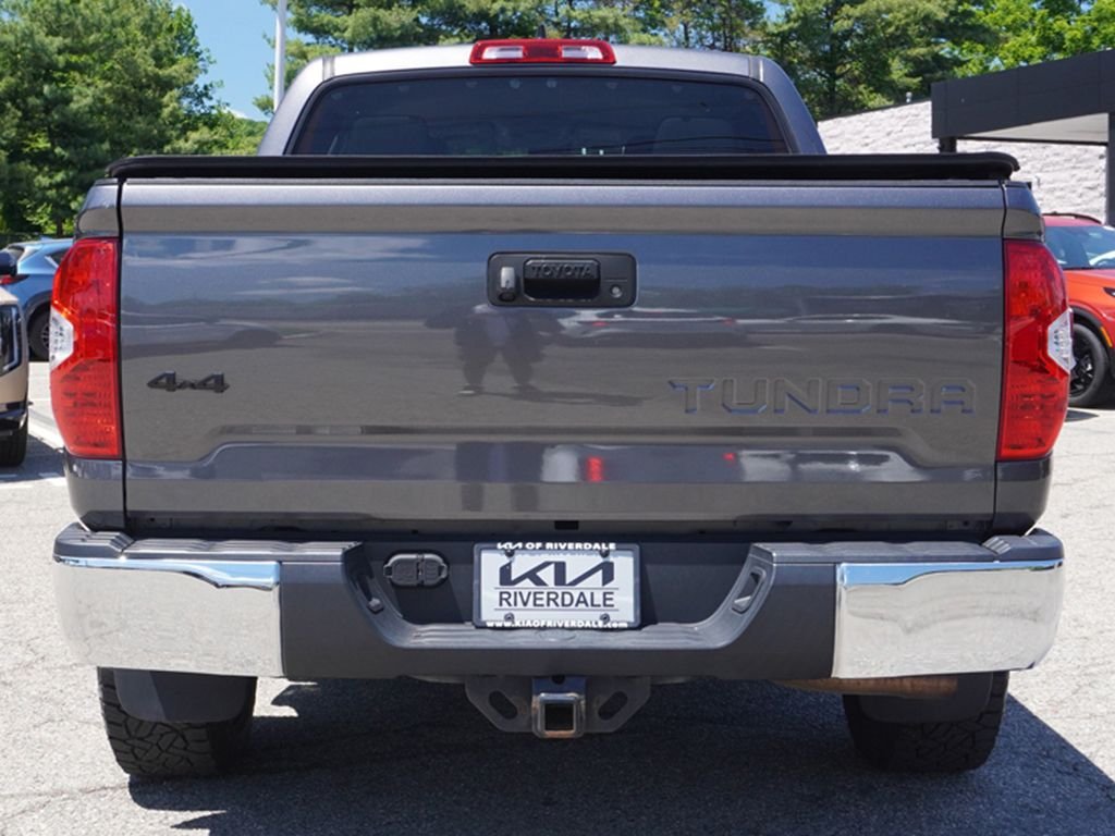Used 2020 Gray Toyota SR5 image 9