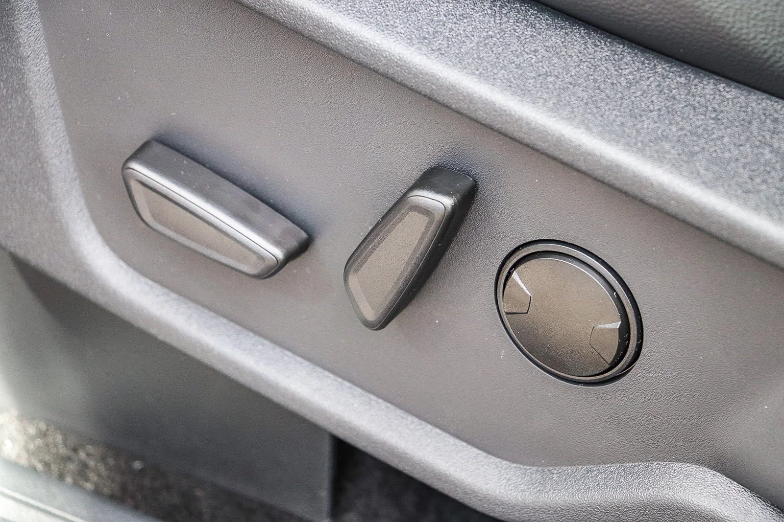 New 2026 Shadow Black Ford Outer Banks® image 22