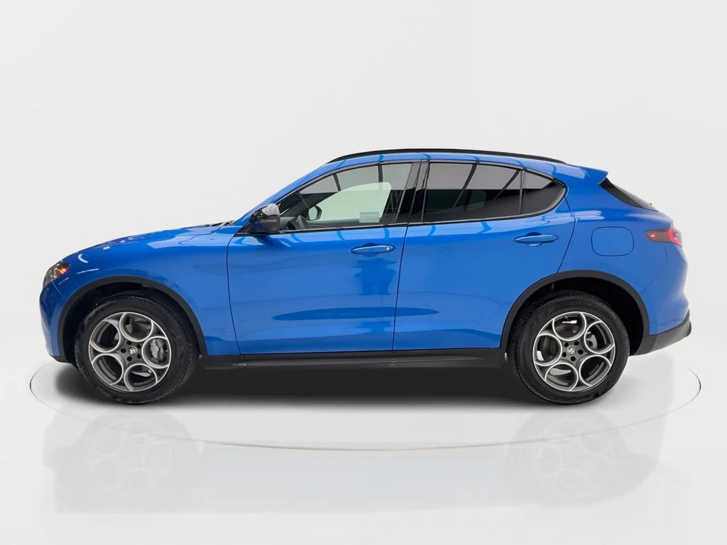 New 2025 Blue Alfa Romeo Base image 7