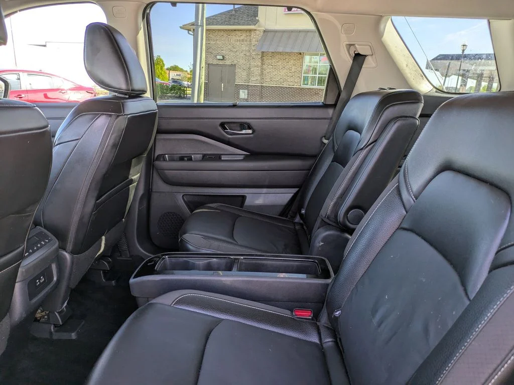 Certified Used 2024 Super Black Nissan SL image 15