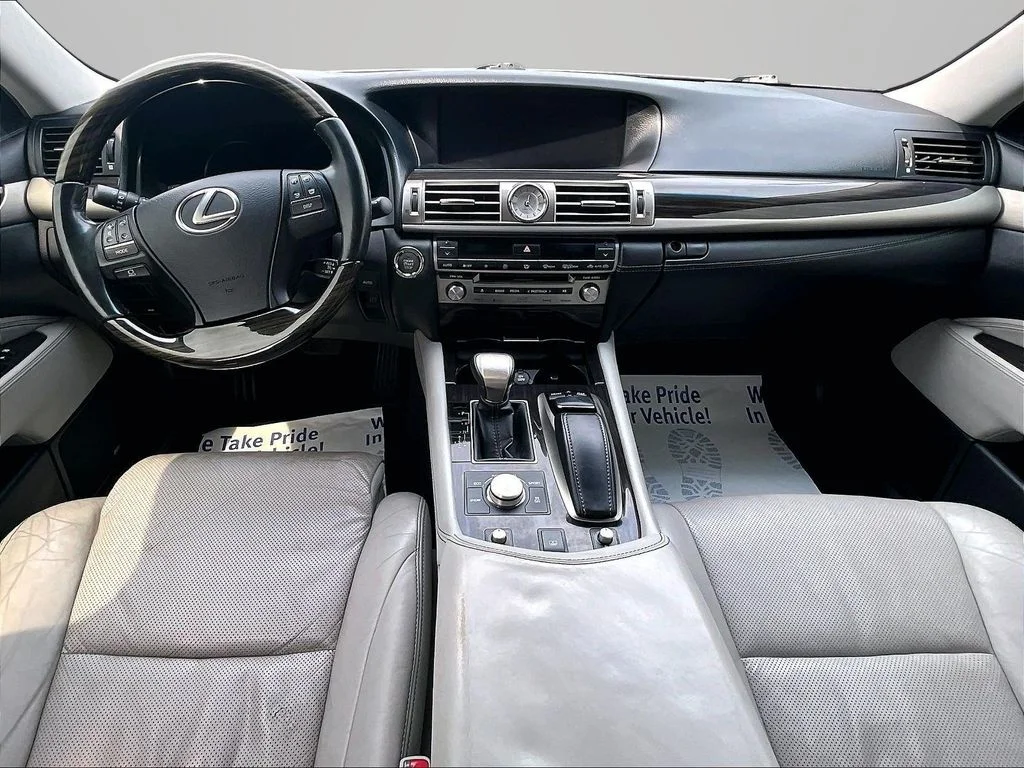 Used 2014 Silver Lexus 460 image 16