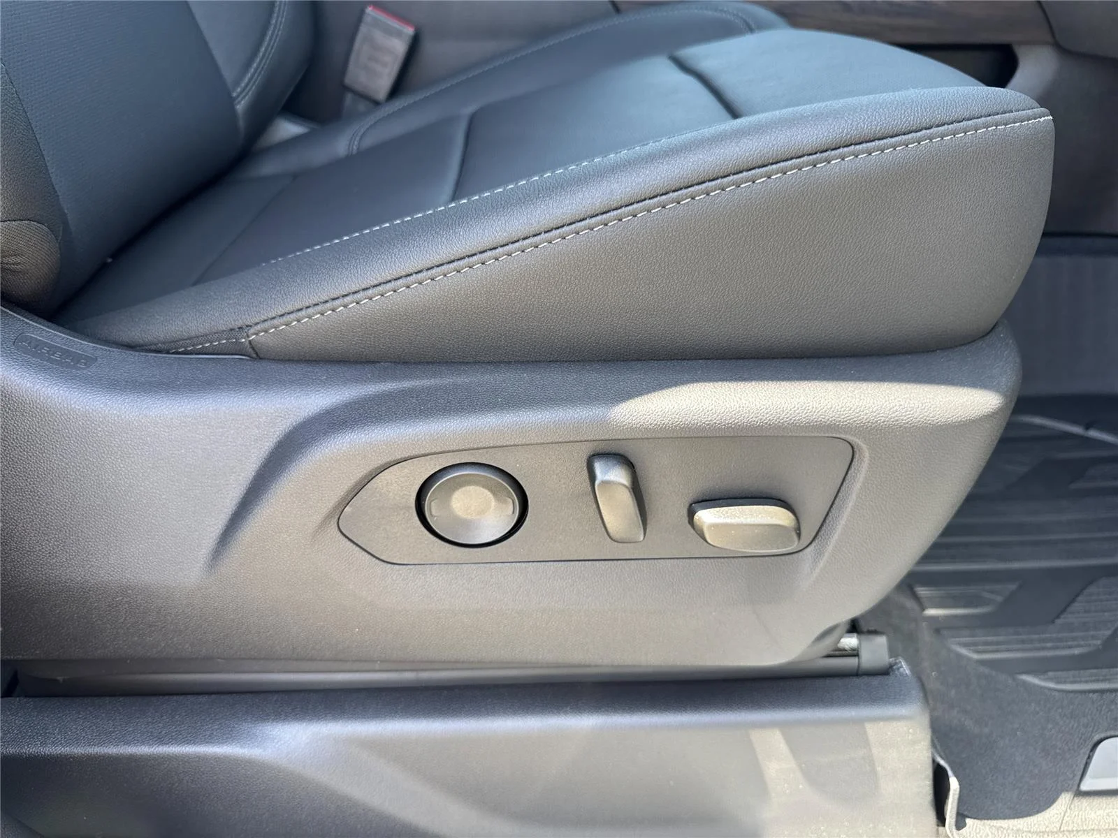 New 2026 Sterling Metallic GMC SLT image 13