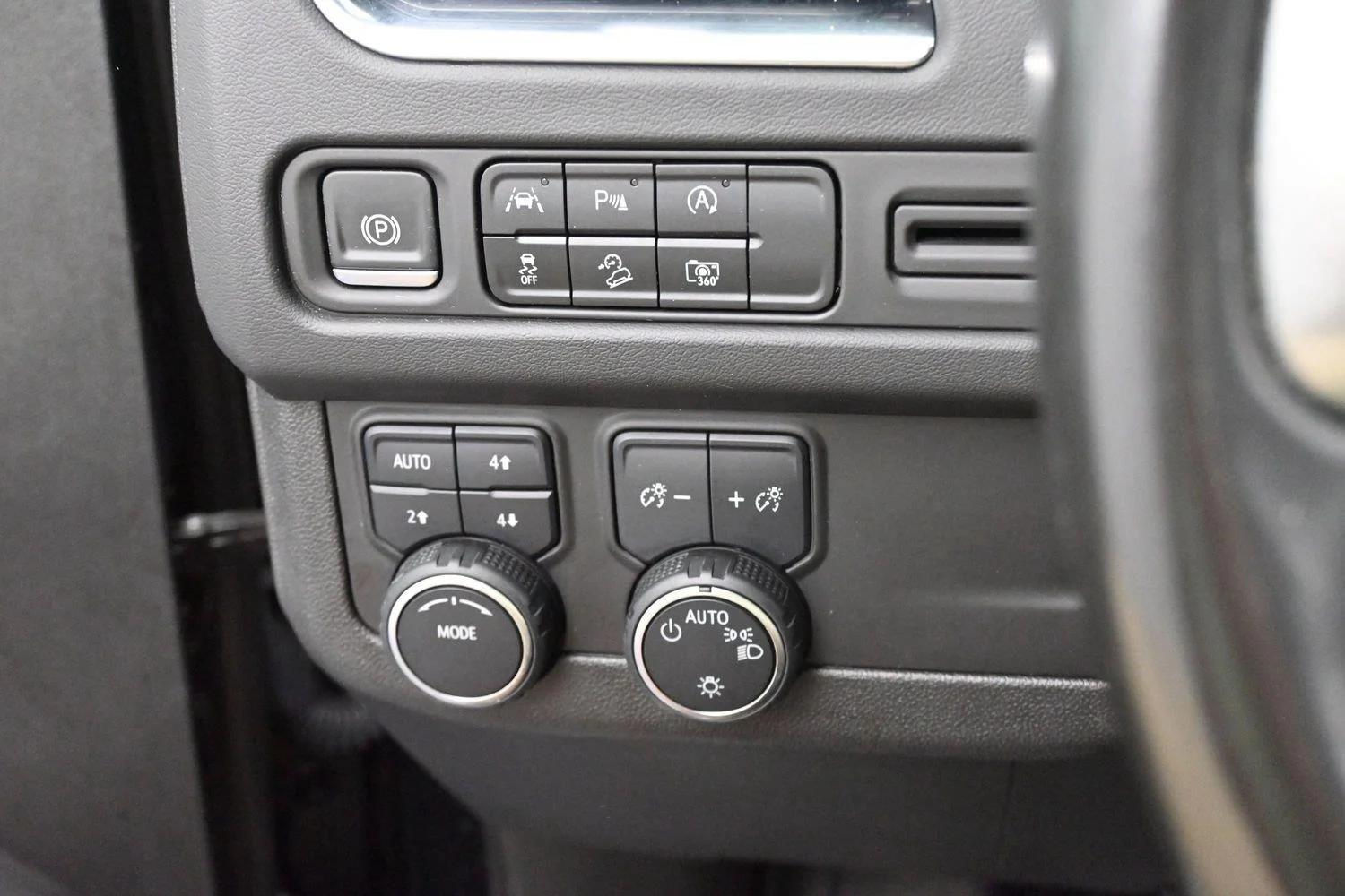 Used 2024 Black Chevrolet Z71 image 22